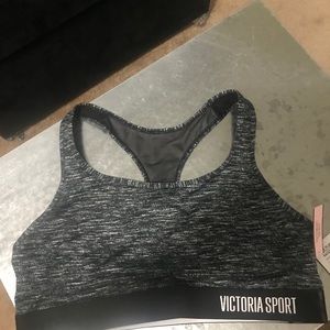 Victoria’s Secret sports bra XL